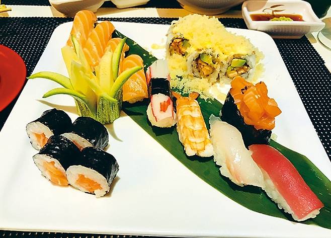 이탈리아에서 초밥은 쌀밥과 김, 된장국을 제공해 한국에 대한 향수를 달래준다.