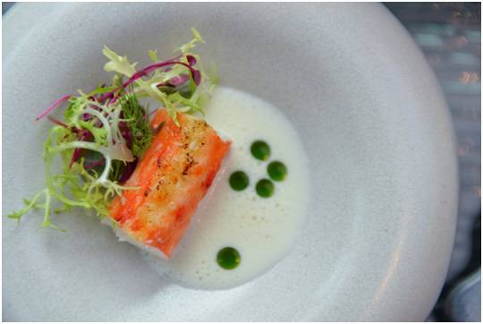 페 추몽콘 셰프의 킹크랩 요리