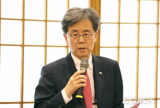 【서울=뉴시스】박진희 기자 = 김현종 국가안보실 2차장이 7일 청와대 춘추관에서 문재인 대통령 북유럽 3개국 순방 관련 기자간담회를 하고 있다. 2019.06.07.    pak7130@newsis.com