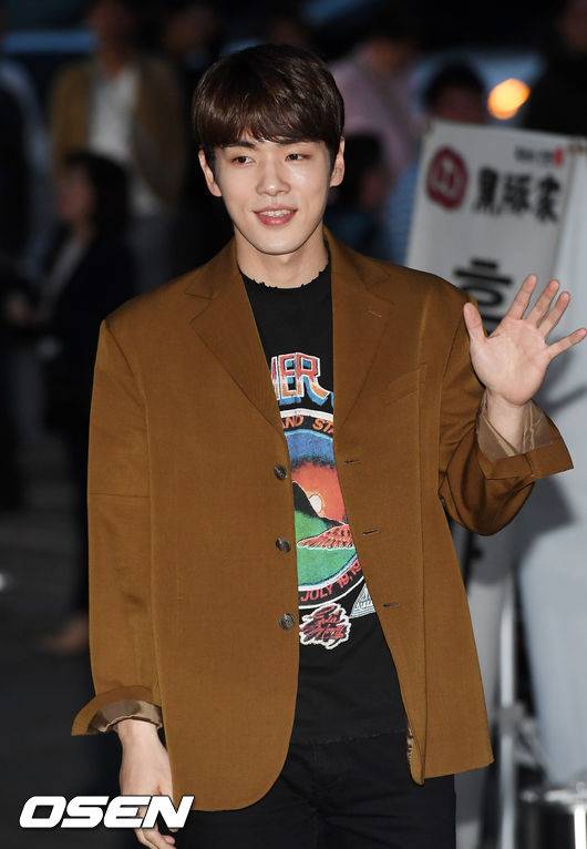 [OSEN=민경훈 기자] 17일 오후 서울 영등포구의 한 음식점에서 진행된 JTBC 월화드라마 '으라차차 와이키키' 종방연에서 배우 김정현이 참석하고 있다. / rumi@osen.co.kr