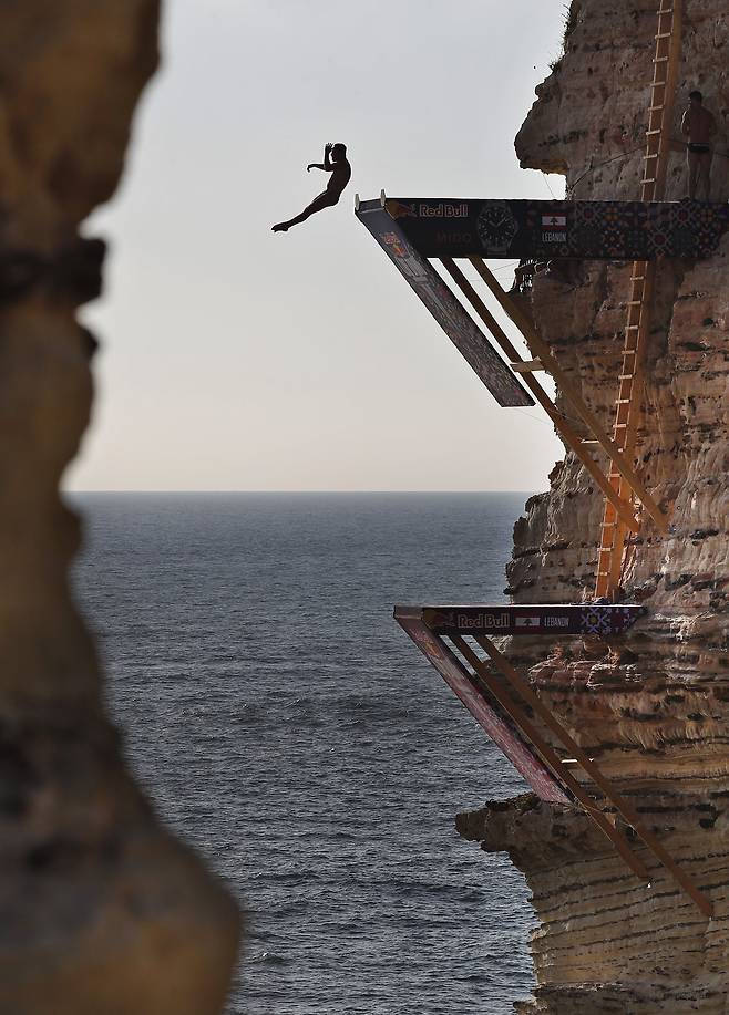 대회에 참가한 선수들이 멋진 점프를 선보이고 있다. [AP=연합뉴스]