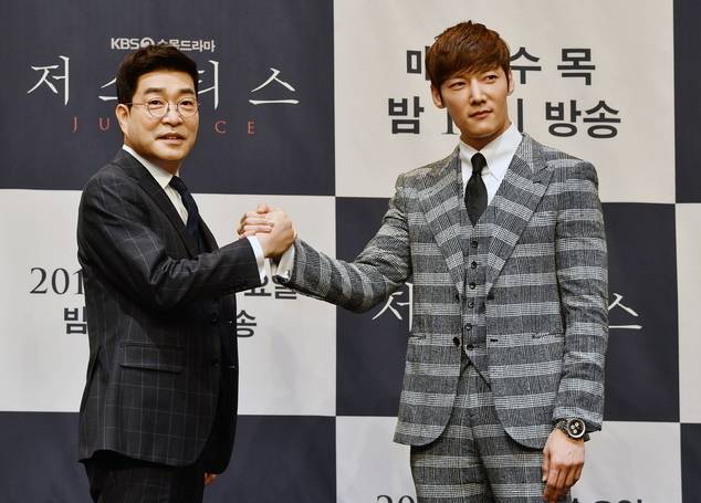 손현주(왼쪽), 최진혁