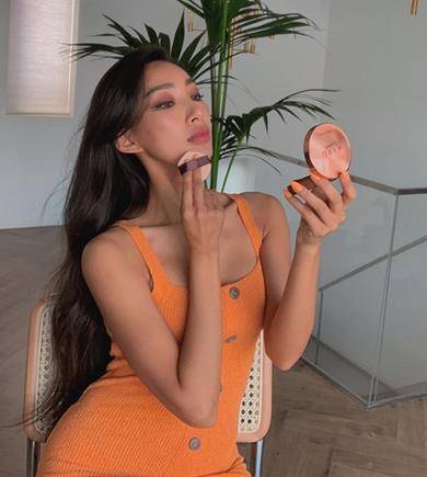 문가비가 반가운 근황을 공개했다. 문가비 SNS