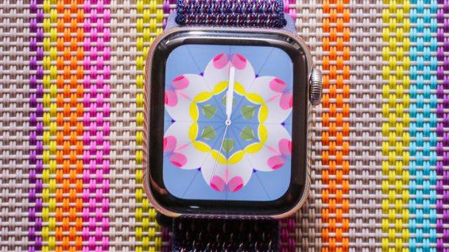 애플이 내년에 출시되는 애플워치의 화면을 OLED에서 마이크로 LED로 바꿀 것이라는 보도가 나왔다. (사진=씨넷)