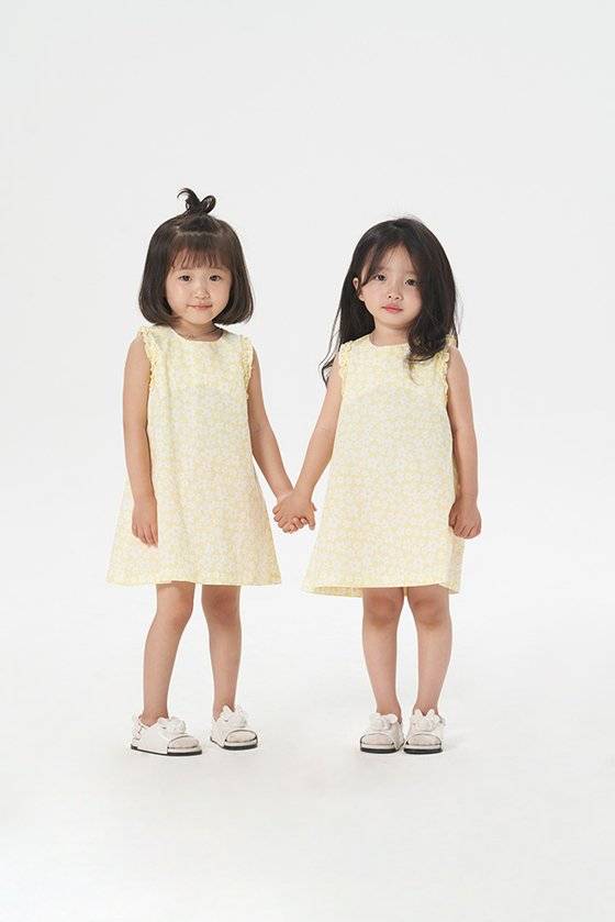 최근 KB국민은행은 쌍둥이 키즈 유튜버인 '뚜아뚜지'를 KB디지털 모델로 선정했다. [사진 KB국민은행]