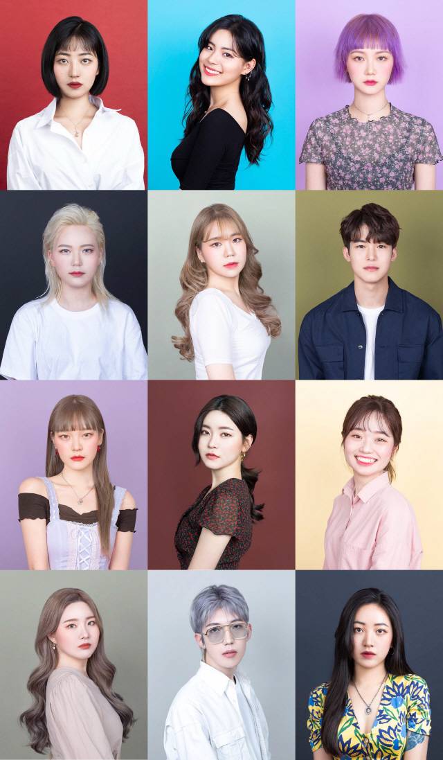 시현하다가 담은 증명사진들. 피사체의 분위기를 배경 컬러로 나타내는 것이 특징이다. 사진들 중 두 명은 김시현 작가 본인 사진이다. / 레코더즈 제공