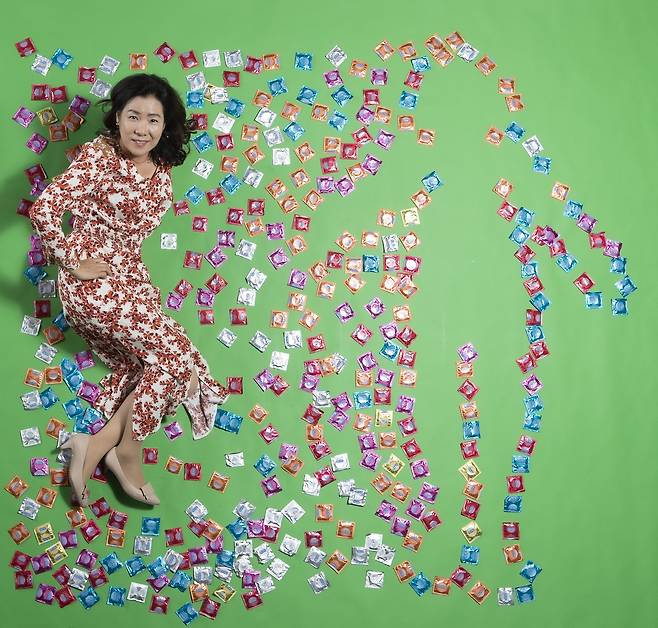 '노콘노섹'은 콘돔이 없으면 섹스도 없다는 말이다. 요즘 젊은이들이 이 단어를 구호처럼 외친다는 게 행복한 성(性)문화센터 배정원 대표의 설명이다. 그만큼 콘돔이 건강한 성(性)을 위한 필수품이라는 의미다.