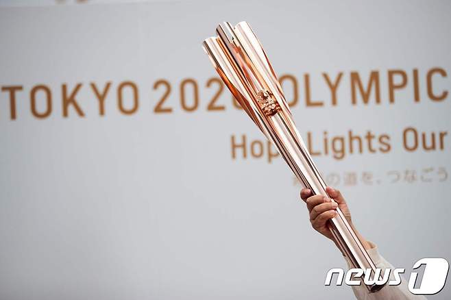 도쿄 2020 올림픽 성화봉© AFP=뉴스1