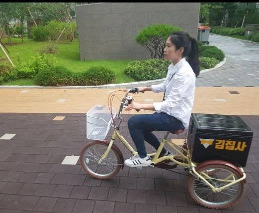 집사들은 주로 자전거로 이동한다. [사진 김집사]