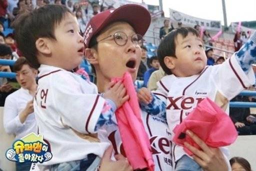 지난 2013년 당시 쌍둥이 형제 서언(왼쪽), 서준(오른쪽)이의 모습. ‘슈퍼맨이 돌아왔다’ 방송화면 갈무리