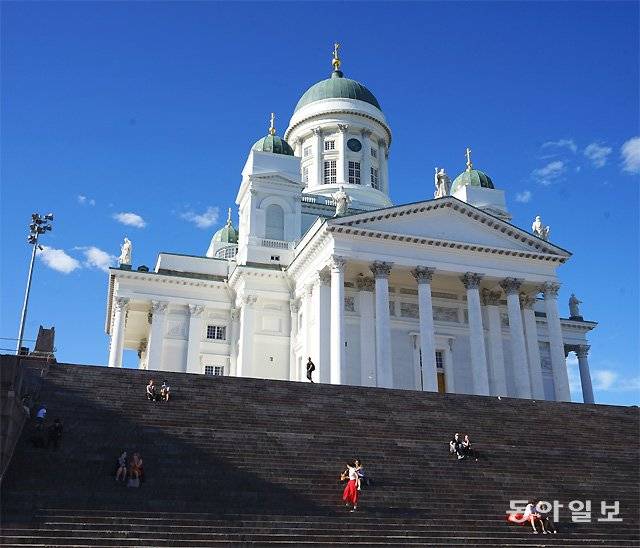 핀란드 헬싱키 중심에 위치한 헬싱키 대성당.
