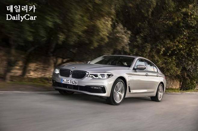 BMW 530e iPerformance (출처 BMW)