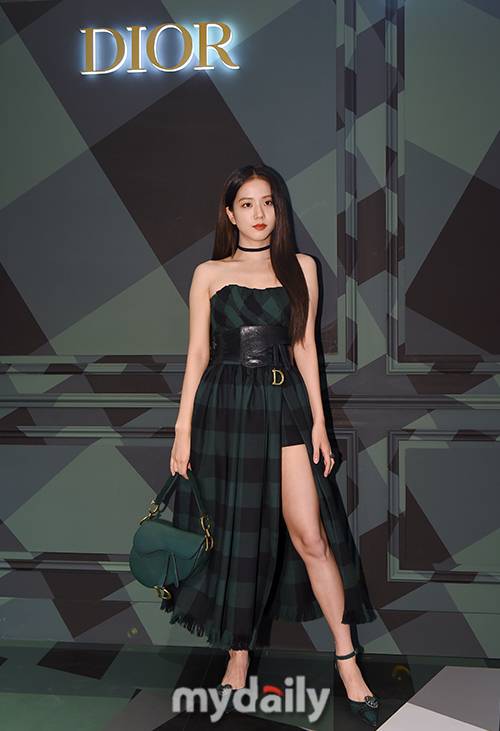 ▲ '이 정도였나'…블랙핑크 지수, 드레스 틈 사이 허벅지 근육