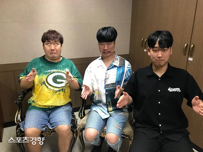 개그 유튜버 ‘보물섬’. 왼쪽부터 이현석, 강민석, 김동현. 사진 하경헌 기자