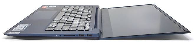 화면이 펴지는 범위가 넓지만 180도에는 다소 못 미친다