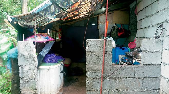 폐허 같은 집 지우와 웰리바이브 모자의 집. 리듬오브호프 제공