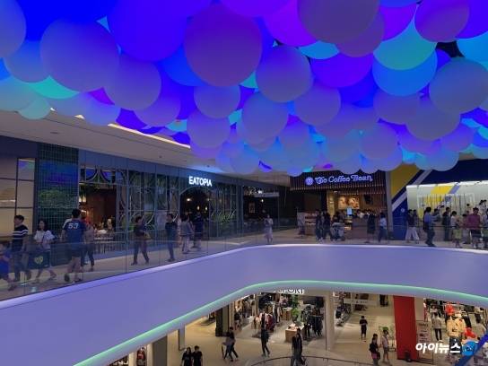 메가박스가 위치한 스타필드시티 부천 4층은 아랫층들과는 사뭇 다른 모습이었다. [사진=이현석기자]