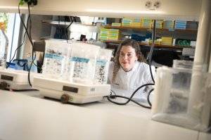 샌디에이고 대학 제이콥스 공학대학원과 의학연구소의 생명공학 교수인 카렌 크리스만 박사가 심장마비 후 심장 조직을 치료하기 위한 하이드로겔인 '벤트리겔' 개발을 주도했다. 샌디에이고대학 제공