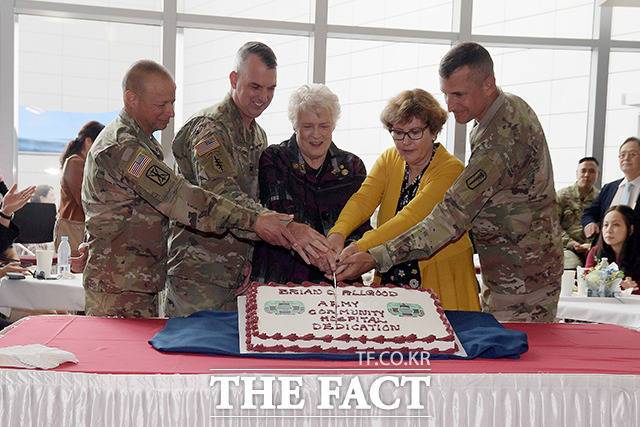 케이크 커팅으로 마무리