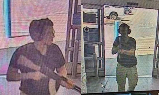 지난달 3일(현지시간) 미국 텍사스주 국경도시 엘패소의 총기난사 사건 용의자 패트릭 크루시어스가 귀마개를 착용하고 소총을 든 채 월마트에 들어서고 있는 모습이 찍힌 CCTV 화면. 엘패소=AFP·AP연합뉴스