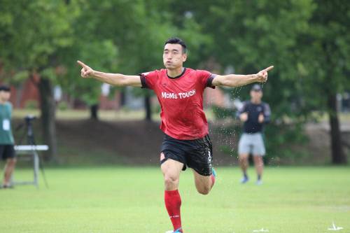 세리머니를 하는 조원희. 제공 | 터치플레이