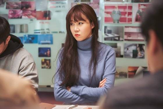 영화 '가장 보통의 연애'(감독 김한결)에서 연애에 대한 환상이 전혀 없는 돌직구 직장 여성 선영을 연기하는 공효진. [사진 NEW]