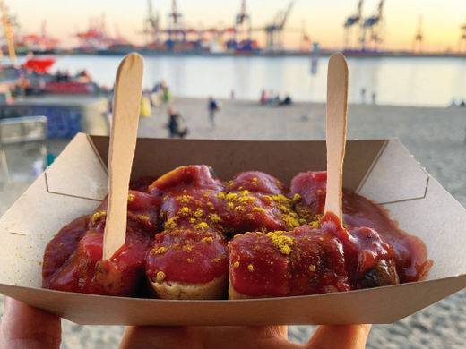 독일의 대표적인 서민 음식 '커리부어스트'