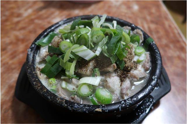 의정부 윤할머니순대국.한상봉 기자 hsb@seoul.co.kr