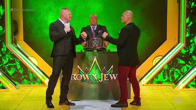 ▲ 브록 레스너와 케인 벨라스케즈가 12일 미국 라스베이거스에서 열린 WWE 기자회견에서 만났다.