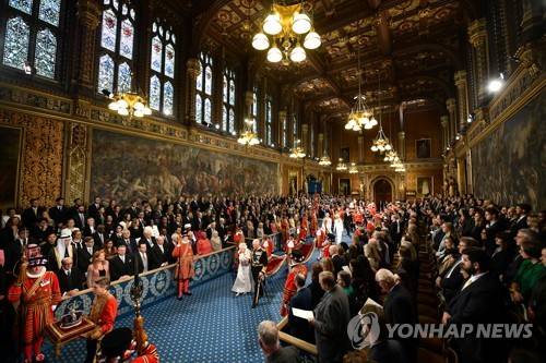 영국 의사당에서 열린 '여왕 연설' [로이터=연합뉴스]