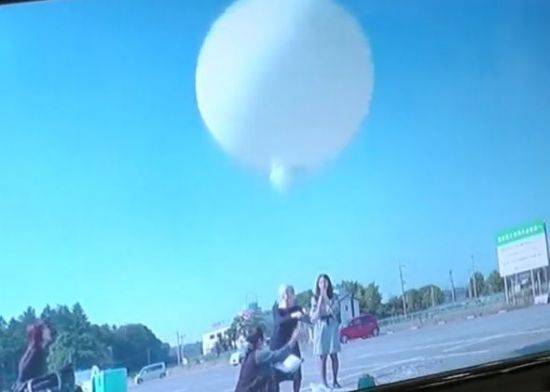 커다란 풍선에 유골을 넣어 성층권까지 올려보낸 뒤 스스로 터져 유골이 흩뿌려지는 우주장 등 다양한 방식의 우주장이 있습니다. [사진=유튜브 화면캡처]