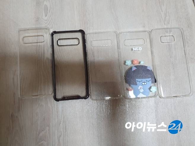 다양한 종류의 갤럭시 실리콘·TPU 케이스들.