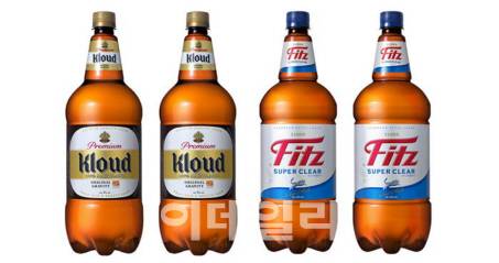 ‘클라우드’(왼쪽)와 ‘피츠’ 페트병.(사진=롯데주류)