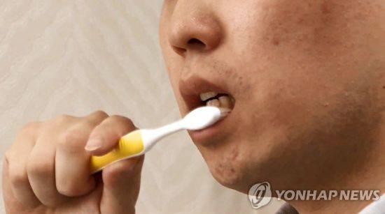 취업포털사이트 사람인이 조사한 결과 '업무 외적 에티켓 때문에 불쾌할 때가 많다'고 응답한 사람은 48.5%로 나타났다/사진=연합뉴스