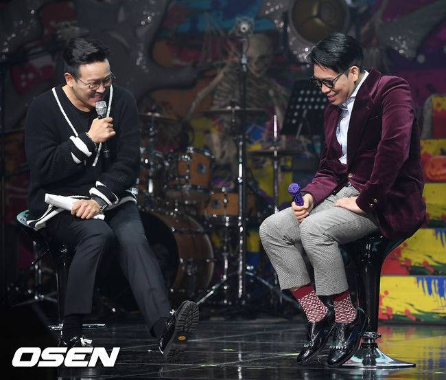 [OSEN=민경훈 기자]MC몽과 MC 딩동이 얘기를 나누고 있다./rumi@osen.co.kr
