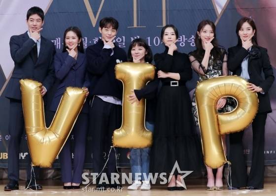 이상윤(왼쪽부터), 장나라, 신재하, 이정림PD, 곽선영, 표예진, 이청아 /사진=김창현 기자