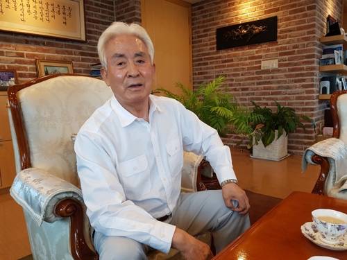 허화평 미래한국재단 이사장(당시 보안사령관 비서실장) (서울=연합뉴스) 홍덕화 기자 = 허화평 미래한국재단 이사장은 10·26 사건을 김재규·김계원·정승화 3인이 공모한 전형적인 '궁중 암살음모'라고 규정했다. 그는 "김계원 비서실장이 음모에 가담하지 않았으면 김재규나 그 부하들이 살려두지 않았을 것"이라고 말했다.(2019.10.25)