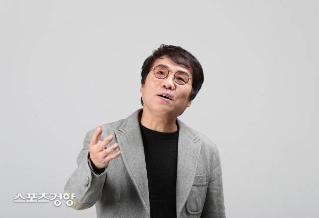 가수 이용. 사진 경향신문DB