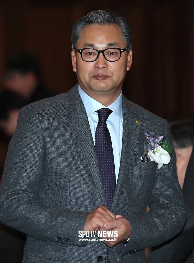 ▲ 두산 김진욱 감독은 2013년 삼성과 한국시리즈에서 3승1패로 앞서다 내리 3연패를 당하면서 준우승에 그쳤다. 계약기간 1년을 남겨두고 감독직에서 물러났다.