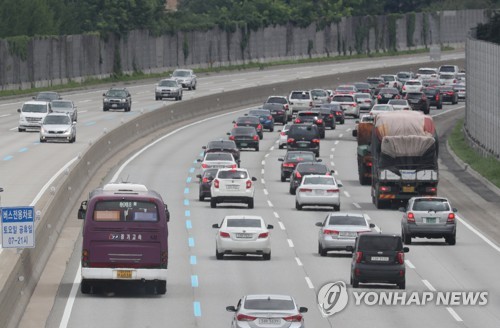 2017년 7월 영동고속도로 버스전용차선 시범운영 [연합뉴스 자료사진]