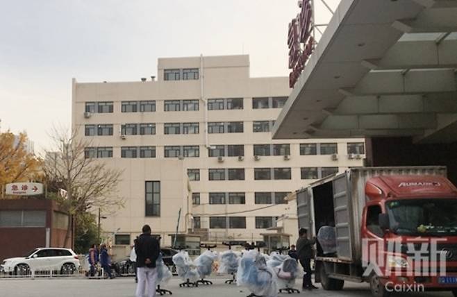 흑사병 환자가 이송됐던 베이징 차오양구의 한 대학병원. &lt;출처=차이신 갈무리&gt; / 뉴스1DB