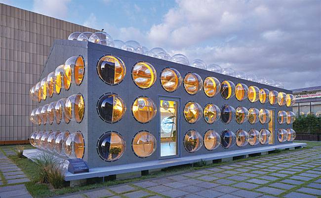 건축그룹 오브라 아키텍츠의 ‘영원한 봄’. 국립현대미술관 서울관 마당에 설치돼 있다. 사진 이미혜