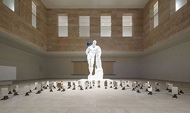 제프 쿤스의 헤라클레스 조각상. 파라다이스시티 호텔에 전시돼 있다. 사진 이미혜