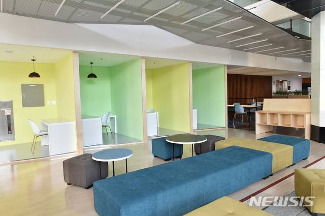 개방형 사무실, 경기도경제과학진흥원