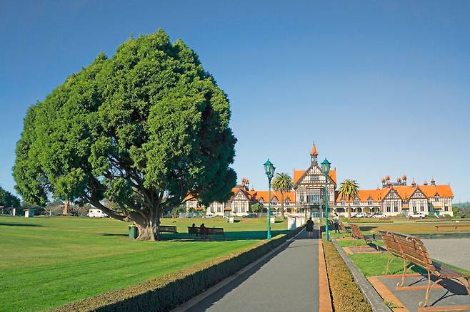 영국 식민시대 관청으로 사용되었던 로토루아의 거버먼트 가든