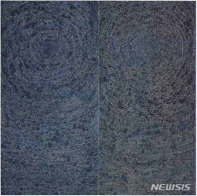 [서울=뉴시스]김환기 ‘우주(05 - IV - 71 #200(Universe)) ’ 254 x 254 cm. 사진은 크리스티코리아 제공