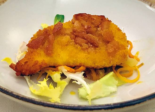 이탈리아 북부 롬바르디아의 주도인 밀라노에는 소고기를 얇게 펴서 튀기는 크로켓 요리가 유명하다.