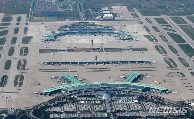 [인천공항=뉴시스]홍찬선 기자 = 사진은 인천공항 1터미널과 탑승동, 2터미널이 한눈에 보이는 전경. 2019.11.28.(사진=인천공항공사 제공) photo@newsis.com