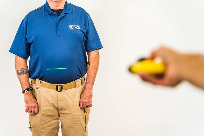 볼라랩에서 나온 녹색 레이저가 목표 지점을 가리키고 있다. [사진 랩 테크놀로지스]