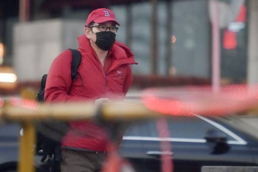 이재용 삼성전자 부회장은 18일 스웨덴 발렌베리 그룹의 마르쿠스 발렌베리 SEB 회장과 회동을 마친 뒤 서울 강남구 수서역에 나타났다. 뉴시스